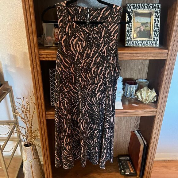 ATHLETA ABSTRACTION BLACK SLEEVELESSSANTORINI THERA DRESS - Picture 2 of 5